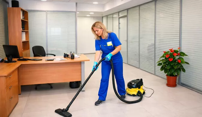 Клинер Real Services в офиск